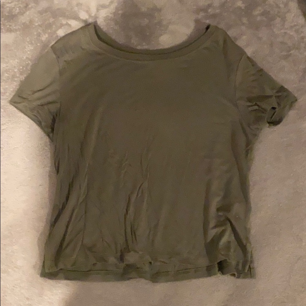american eagle cropped t-shirt